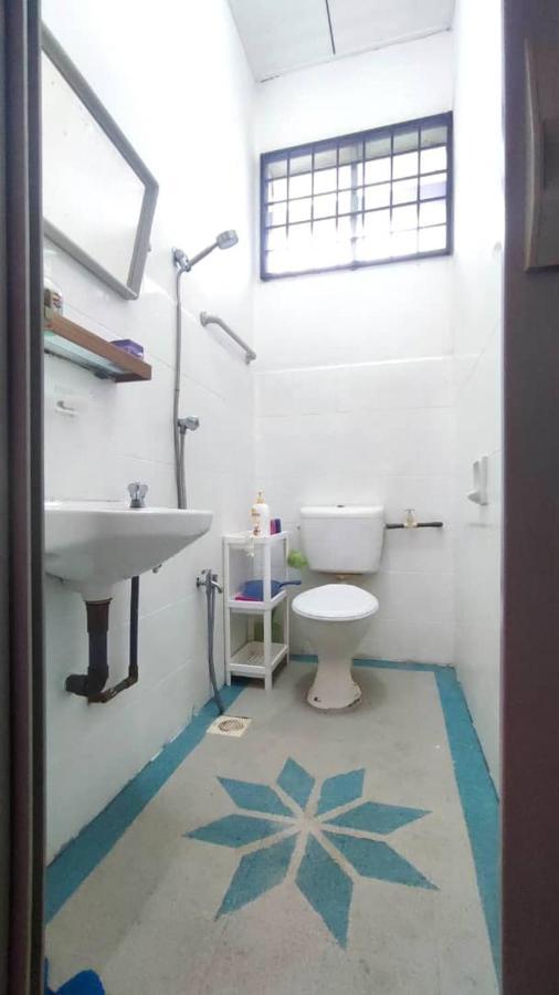 Pulai Field Aa Homestay Kangar Exterior photo
